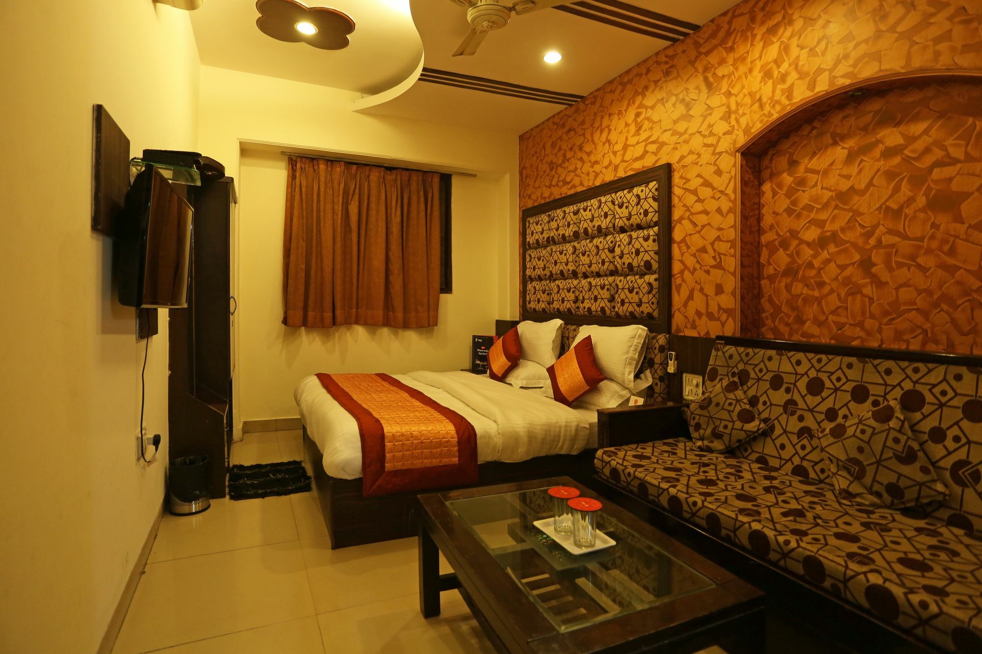 Oyo 8188 Vardhmaan Inn Delhi  Luaran gambar